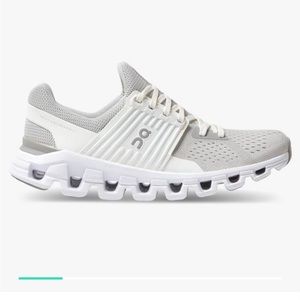 ON Cloudswift Training Shoes Glacier White Size 6